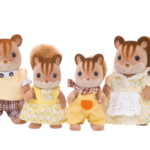 Sylvanian Families Walnut Squirrel Family / ซิลวาเนียน แฟมิลี่ ครอบครัวกระรอกวอลนัท